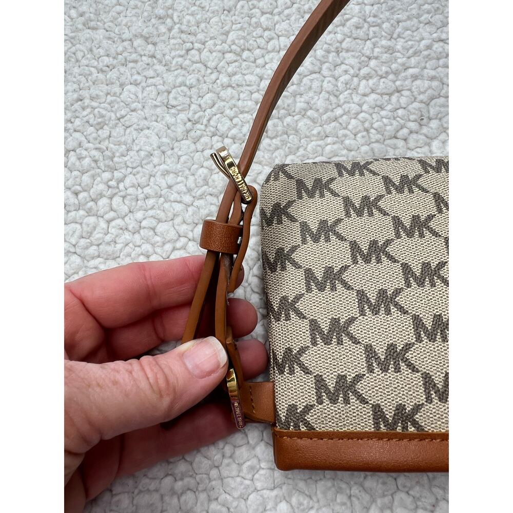Michael Kors Signature Fanny Pack Belt Bag Brown - Picture 6 of 10